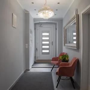 Captain Emo Apartman Pula